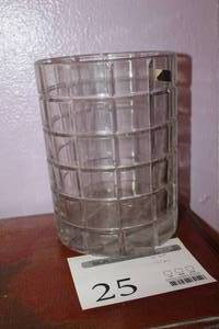 lot 25 image: Tuscany 24% Lead Crystal Glass Table Vase