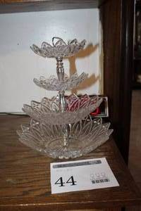 lot 44 image: Crystal Glass 4-tier Serving Stand