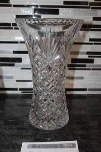 lot 43 image: Crystal Glass Table Vase