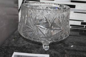 lot 46 image: Crystal Glass Table Bowl