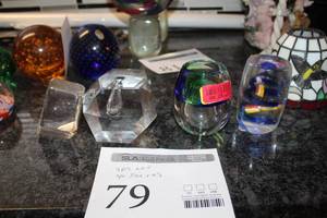 lot 79 image: Lot of (4) Crystal Glass Table Dcor - GreenBlue, RedWhiteYellowBlue, Sailing Ship Under Glass, Gem Stone