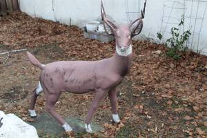 lot 284 image: Deer Buck Statue Yard Dcor
