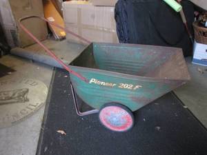 Vintage Metal YardGarden Cart  EW2...