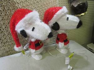 2 Light-Up Chrismas Snoopy Figures ...