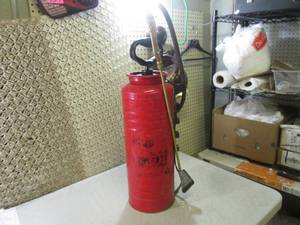 Pump-Up Sprayer  G-1...