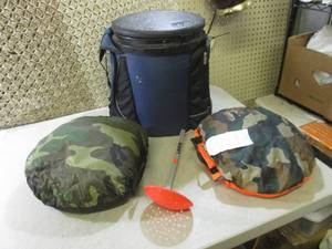 Ice Fishing Bucket Seat with Cushio...