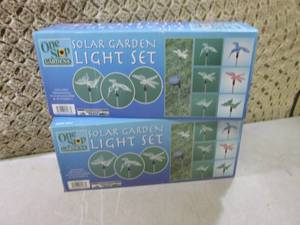 Lot of 2 Solar Garden Light Sets  B...