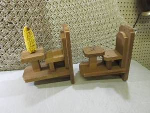 2 Wood Squirrel Feeders  F-1...
