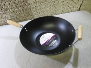 13.75 Non-Stick Wok  B-3...