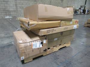 lot 326 image: WHOLESALE MIXED PALLET OF MISCELLANEOUS OUTDOOR FURNITURE AND ACCESSORIES