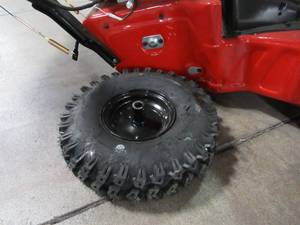 lot 4 image: Toro Power Max 826 OHAE 26 in. 252 cc Two-Stage Gas Snow Blower with Electric Start 37802