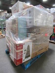 lot 201 image: WHOLESALE MIXED PALLET OF CHRISTMAS DECORATIONS AND SMALL HOUSEWARES