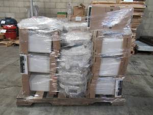lot 206 image: WHOLESALE MIXED PALLET OF TOILET TANKS, PARTS AND ACCESSORIES
