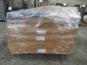 lot 209 image: WHOLESALE MIXED PALLET OF COMMERCIAL AND GARAGE SHOP LIGHTING