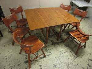 lot 501 image: GENUINE CUSHMAN COLONIAL CREATION DINING TABLE, CHAIRS, CRAFTED OF MAPLE, MADE IN BENNINGTON, VT