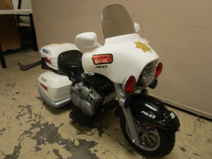 lot 500 image: KID MOTORZ RIDE-ON POLICE MOTORCYCLE