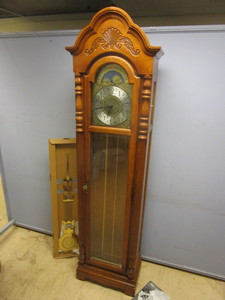lot 524 image: RIDGEWAY GRANDFATHER CLOCK