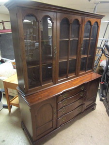 lot 525 image: CENTURY FURNITURE BUFFET AND HUTCH