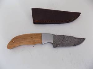 Damascus Steel Fixed Blade Knife With Leather Sheath