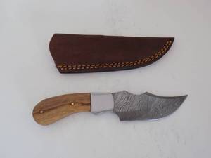 Damascus Steel Fixed Blade Knife With Leather Sheath