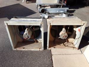 2-Barn Vents (220 Volts)