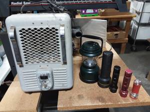 Milk House Heater, Coleman Battery Lantern & 4-Flash Lights