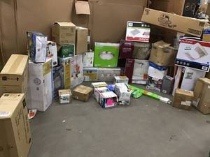 Pallet with assorted Lights and accesories- Customer Returns