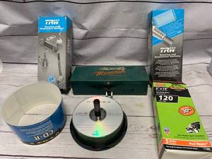 lot 20 image: Miscellaneous Lot Of Items