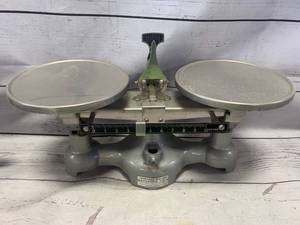 lot 36 image: Sergeant- Welch Scientific 10 Gram Scale