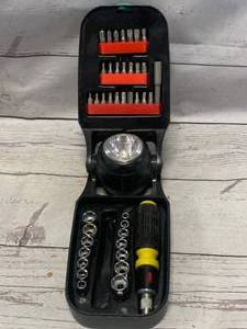 lot 41 image: Socket & Bit Set With Red And Clear Light