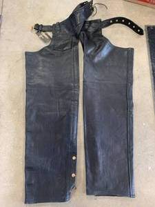 lot 60 image: Unik Ultra Leather Chaps Size 2 Xl