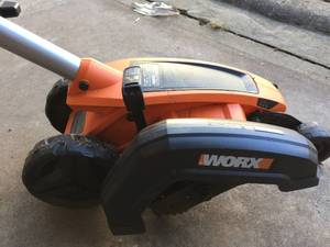 lot 59 image: Worx Electric Edger