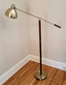 lot 17 image: Contemporary Floor Lamp