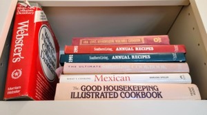 lot 22 image: Cookbooks