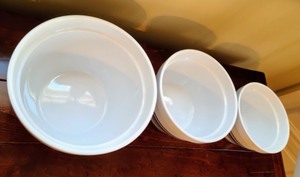 lot 23 image: Crate and Barrel Mixing Bowl Set