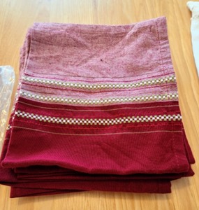 lot 30 image: Pretty Linens