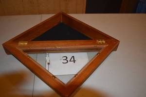 lot 37 image: CASTLECREEK Flag Display Case