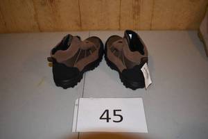 lot 47 image: Guide Gear Mens Silvercliff II Mid Waterproof Hiking Boots