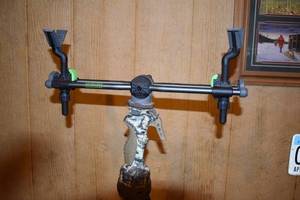 lot 65 image: Primos Trigger Stick Gen 3 Tripod Shooting Stick