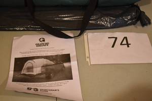 lot 74 image: Guide Gear Full Size Truck Tent
