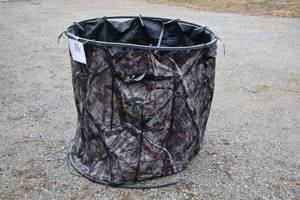 lot 87 image: Guide Gear Universal Hunting Tree Stand Blind
