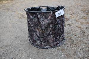 lot 88 image: Guide Gear Universal Hunting Tree Stand Blind