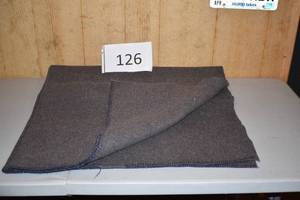 lot 123 image: Israeli Military Surplus Wool Blend Blanket, Used