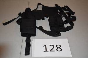 lot 125 image: British Police Surplus 9mm Shoulder Harness Holster Rig, Like New