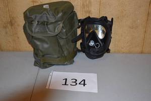lot 131 image: NATO Military Surplus MP5 Gas Mask with Bag and Filter, Like New