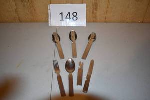 lot 144 image: Hungarian Military Surplus Chow Sets