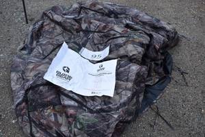 lot 93 image: Blind Cover Universal, cover up and dont be seen with this camoflague cover