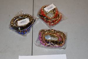 lot 199 image: Costume Jewelry perfect for Christmas time gift for the loved one in your life