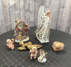 lot 181 image: Assortment of Angels