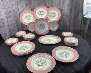 lot 158 image: Pink China Egg Shell